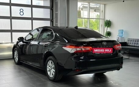 Toyota Camry, 2018 год, 2 200 000 рублей, 9 фотография