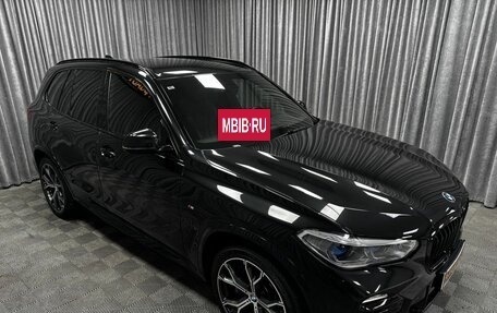 BMW X5, 2019 год, 7 090 000 рублей, 2 фотография