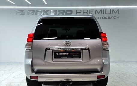 Toyota Land Cruiser Prado 150 рестайлинг 2, 2012 год, 3 000 000 рублей, 27 фотография