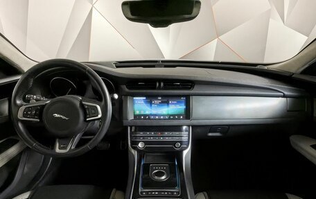 Jaguar XF II, 2019 год, 2 815 000 рублей, 14 фотография