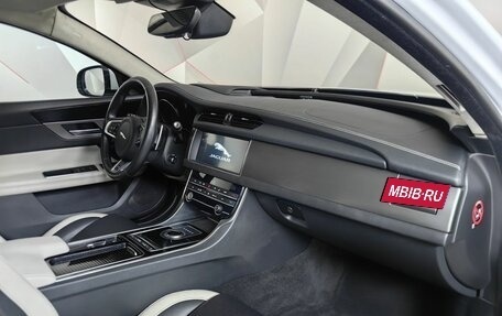 Jaguar XF II, 2019 год, 2 815 000 рублей, 13 фотография