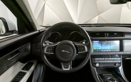Jaguar XF II, 2019 год, 2 815 000 рублей, 20 фотография