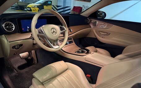 Mercedes-Benz E-Класс, 2018 год, 3 450 000 рублей, 4 фотография