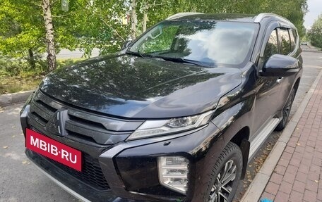 Mitsubishi Pajero Sport III рестайлинг, 2020 год, 4 390 000 рублей, 16 фотография