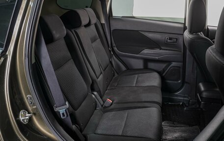 Mitsubishi Outlander III рестайлинг 3, 2017 год, 1 799 000 рублей, 7 фотография