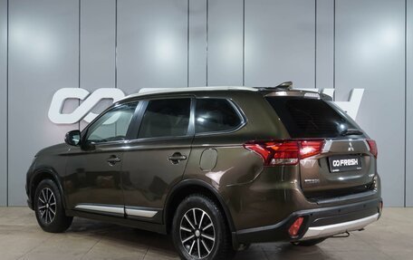 Mitsubishi Outlander III рестайлинг 3, 2017 год, 1 799 000 рублей, 2 фотография