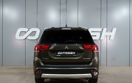 Mitsubishi Outlander III рестайлинг 3, 2017 год, 1 799 000 рублей, 4 фотография