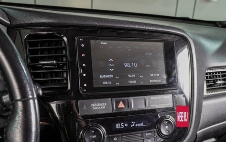 Mitsubishi Outlander III рестайлинг 3, 2017 год, 1 799 000 рублей, 13 фотография