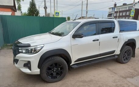 Toyota Hilux VIII, 2019 год, 4 300 000 рублей, 2 фотография