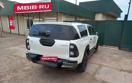 Toyota Hilux VIII, 2019 год, 4 300 000 рублей, 3 фотография