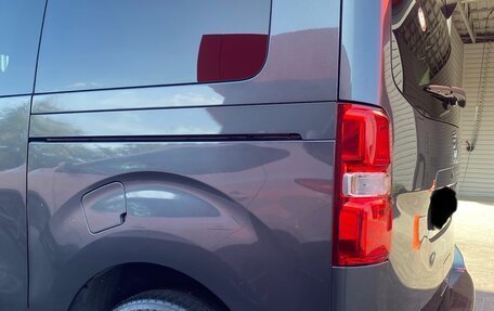 Peugeot Traveller I, 2021 год, 3 970 000 рублей, 29 фотография