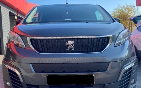 Peugeot Traveller I, 2021 год, 3 970 000 рублей, 24 фотография