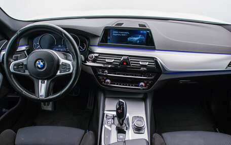 BMW 5 серия, 2018 год, 3 890 000 рублей, 14 фотография