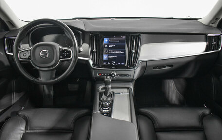 Volvo V90 Cross Country I рестайлинг, 2017 год, 2 990 000 рублей, 14 фотография