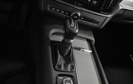Volvo V90 Cross Country I рестайлинг, 2017 год, 2 990 000 рублей, 19 фотография