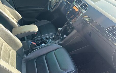Volkswagen Tiguan II, 2018 год, 2 850 000 рублей, 11 фотография
