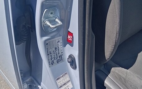 Toyota Prius, 2010 год, 1 350 000 рублей, 14 фотография