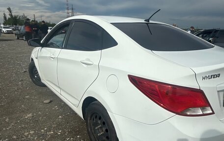 Hyundai Solaris II рестайлинг, 2015 год, 850 000 рублей, 3 фотография