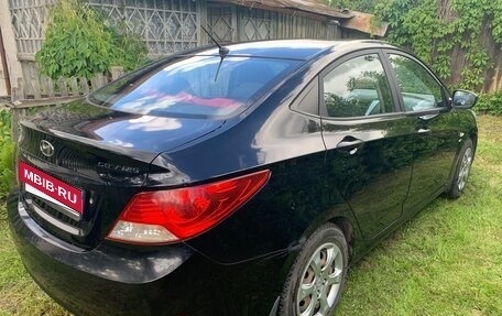 Hyundai Solaris II рестайлинг, 2011 год, 810 000 рублей, 3 фотография