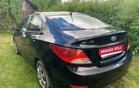 Hyundai Solaris II рестайлинг, 2011 год, 810 000 рублей, 2 фотография