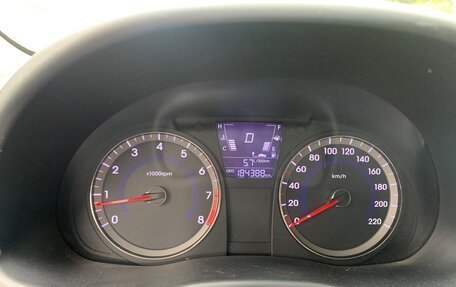 Hyundai Solaris II рестайлинг, 2011 год, 810 000 рублей, 19 фотография