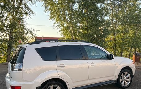 Mitsubishi Outlander III рестайлинг 3, 2011 год, 1 100 000 рублей, 2 фотография