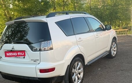 Mitsubishi Outlander III рестайлинг 3, 2011 год, 1 100 000 рублей, 8 фотография