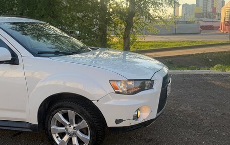 Mitsubishi Outlander III рестайлинг 3, 2011 год, 1 100 000 рублей, 9 фотография