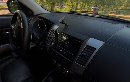 Mitsubishi Outlander III рестайлинг 3, 2011 год, 1 100 000 рублей, 12 фотография