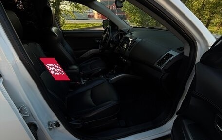 Mitsubishi Outlander III рестайлинг 3, 2011 год, 1 100 000 рублей, 11 фотография