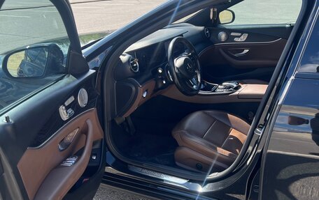 Mercedes-Benz E-Класс, 2017 год, 3 000 000 рублей, 7 фотография