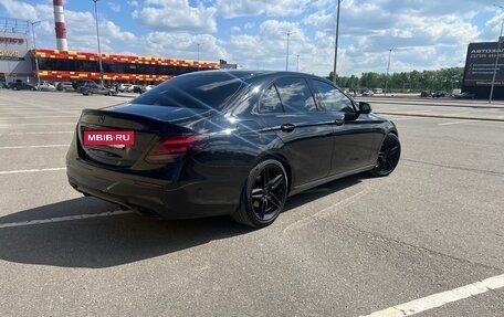 Mercedes-Benz E-Класс, 2017 год, 3 000 000 рублей, 3 фотография