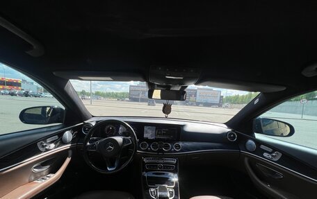 Mercedes-Benz E-Класс, 2017 год, 3 000 000 рублей, 10 фотография
