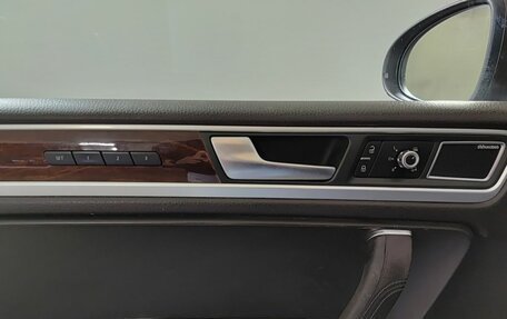 Volkswagen Touareg III, 2010 год, 1 950 000 рублей, 23 фотография