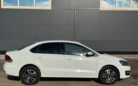 Volkswagen Polo VI (EU Market), 2017 год, 1 280 000 рублей, 2 фотография