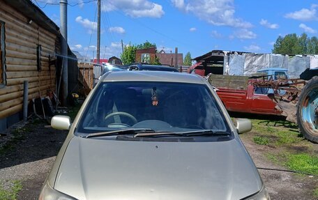Toyota Platz, 2000 год, 250 000 рублей, 1 фотография
