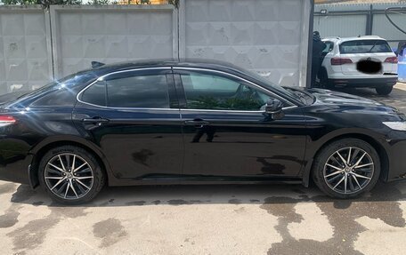Toyota Camry, 2021 год, 3 600 000 рублей, 1 фотография