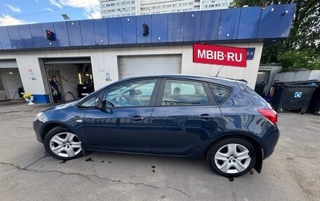 Opel Astra J, 2011 год, 720 000 рублей, 10 фотография