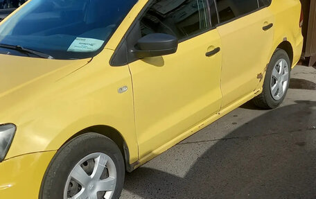 Volkswagen Polo VI (EU Market), 2019 год, 560 000 рублей, 3 фотография