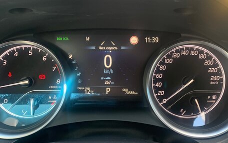 Toyota Camry, 2021 год, 3 600 000 рублей, 7 фотография