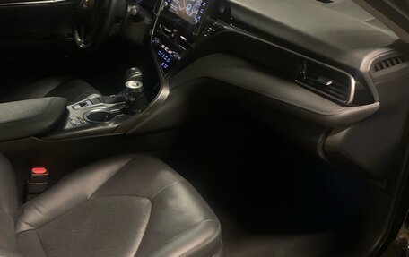 Toyota Camry, 2021 год, 3 600 000 рублей, 12 фотография