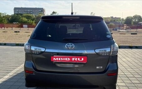Toyota Wish II, 2012 год, 1 050 000 рублей, 2 фотография