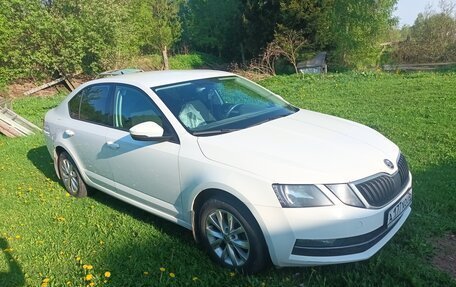 Skoda Octavia, 2019 год, 1 300 000 рублей, 2 фотография