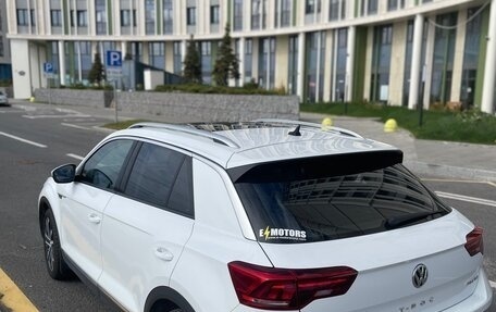 Volkswagen T-Roc I, 2020 год, 2 250 000 рублей, 3 фотография