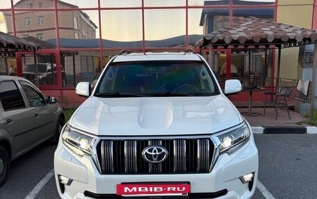 Toyota Land Cruiser Prado 150 рестайлинг 2, 2020 год, 5 000 000 рублей, 11 фотография