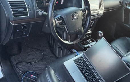 Toyota Land Cruiser Prado 150 рестайлинг 2, 2020 год, 5 000 000 рублей, 16 фотография
