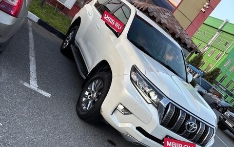 Toyota Land Cruiser Prado 150 рестайлинг 2, 2020 год, 5 000 000 рублей, 12 фотография