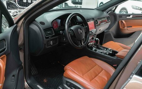 Volkswagen Touareg III, 2014 год, 2 350 000 рублей, 6 фотография