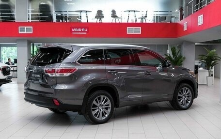Toyota Highlander III, 2014 год, 2 690 000 рублей, 2 фотография
