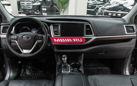 Toyota Highlander III, 2014 год, 2 690 000 рублей, 16 фотография